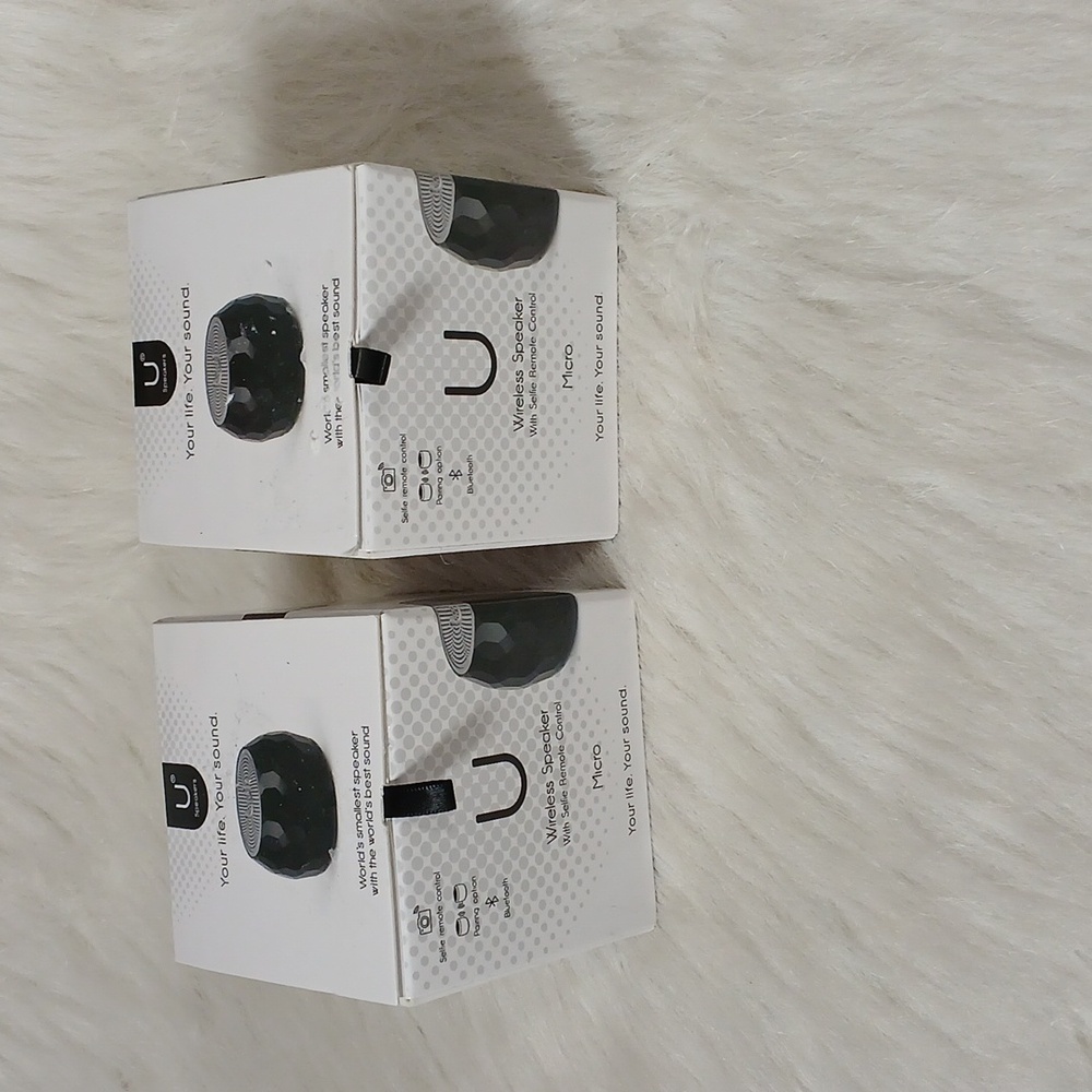 U Mini Speakers Micro Wireless Speakers With Selfie Remote Black NWOT